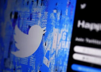 Confusion as Musk’s Twitter yanks blue checks from agencies