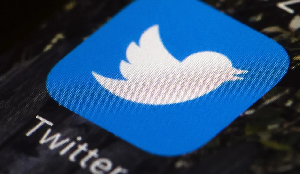 Musk says Twitter is losing cash because advertising is down and the company is carrying heavy debt
