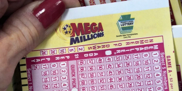 Mega Millions jackpot grows to $820 million with a possible cash payout of $422 million