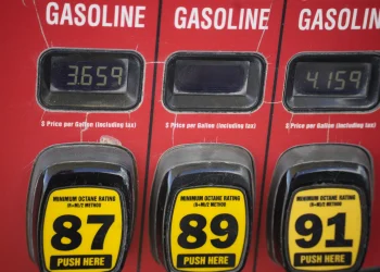 Oil prices have risen. That’s making gas more expensive for US drivers and helping Russia’s war