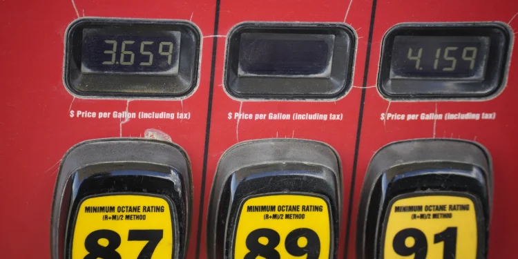 Oil prices have risen. That’s making gas more expensive for US drivers and helping Russia’s war