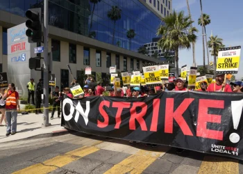 California governor rejects bill to give unemployment checks to striking workers