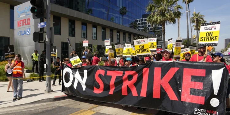 California governor rejects bill to give unemployment checks to striking workers