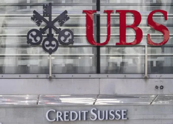 Swiss bank UBS reports pretax loss in 4Q, plans share buybacks after Credit Suisse deal wraps up