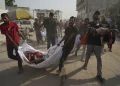 Israeli strikes kill journalists and aid-seekers as Australia backs Palestinian statehood