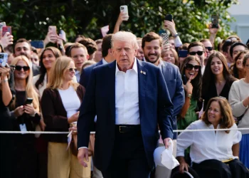 Government shutdown draws closer as congressional leaders head to the White House