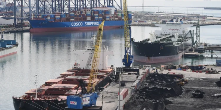 Supreme Court decision against Trump’s tariffs raises uncertainty, but markets stay calm